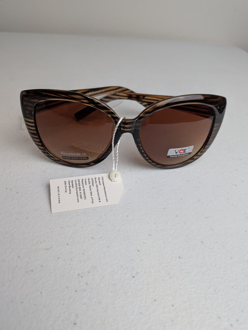 VOX Women's Brown Striped Oversized Cat Eye Trendy Sunoptics Sunglas…